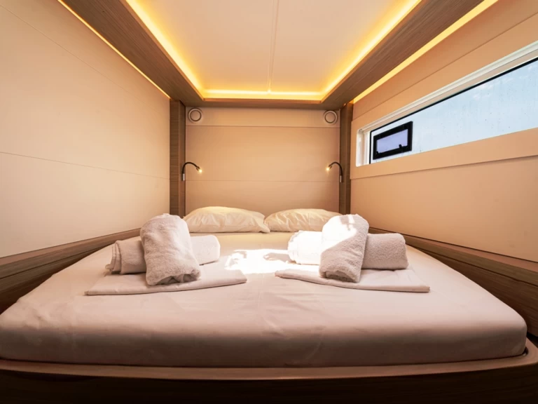 Wynajmij Katamaran z lub bez skippera Lagoon w Rhodes (City)