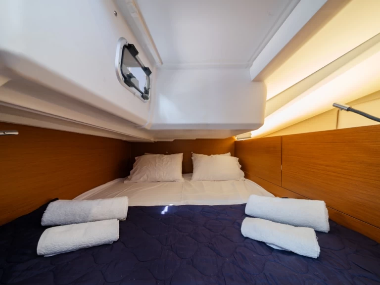 Wynajmij Jeanneau Sun Odyssey 440 w Lavrio