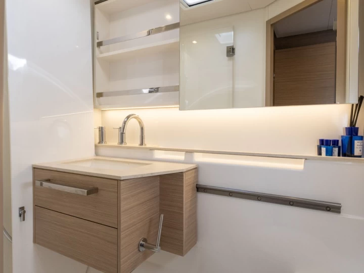 Wynajem łodzi Split tanio Lagoon 55 LUXURY version (2025)