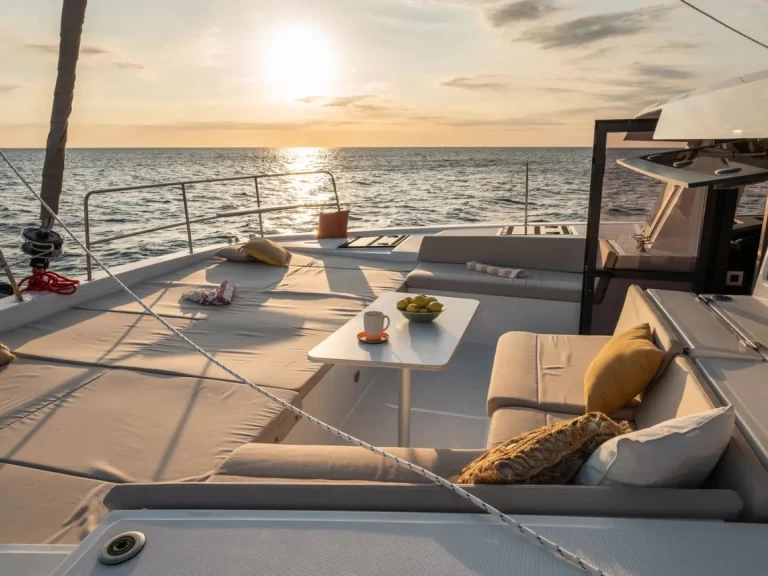 Wynajem łodzi Bali Bali 4.4 w Alimos na SamBoat 