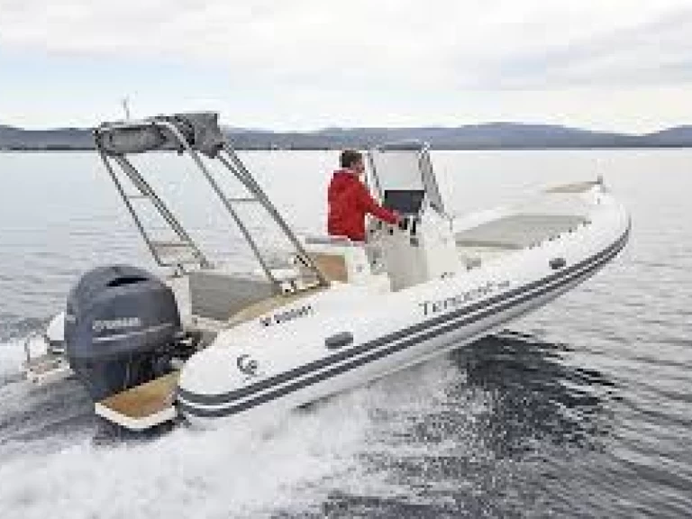 Wynajmij Capelli CAPELLI TEMPEST 700 w Arzon