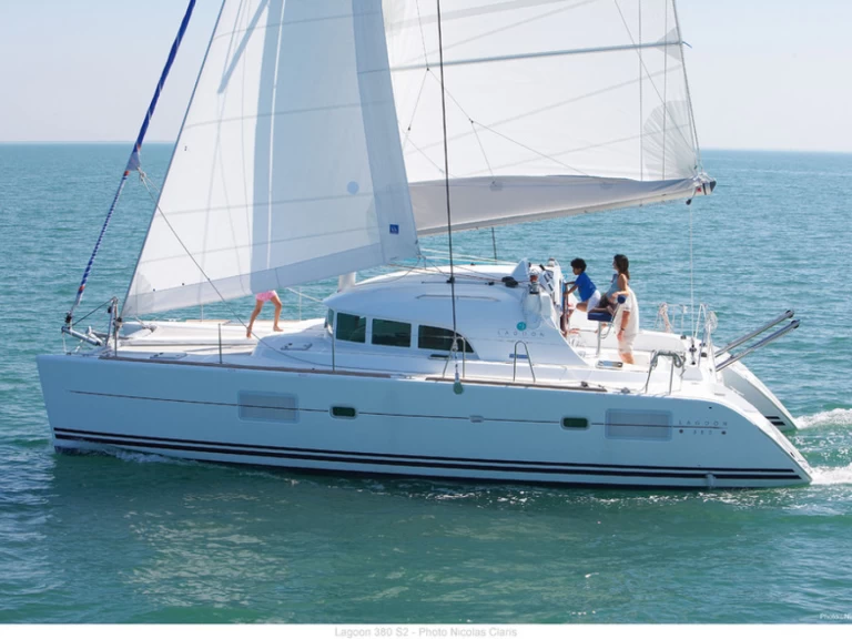 Wynajmij Katamaran z lub bez skippera Bénéteau w Pointe-à-Pitre