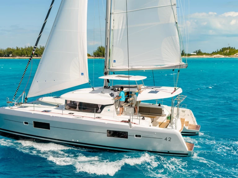 Wynajmij Katamaran z lub bez skippera Lagoon w Bonifacio