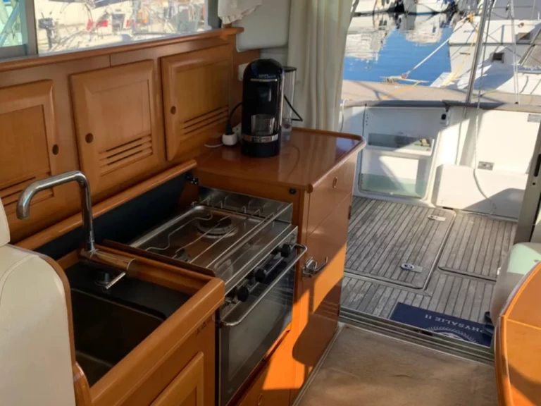 Wynajem w Roses- Bénéteau Antares 10.80 Fly na SamBoat