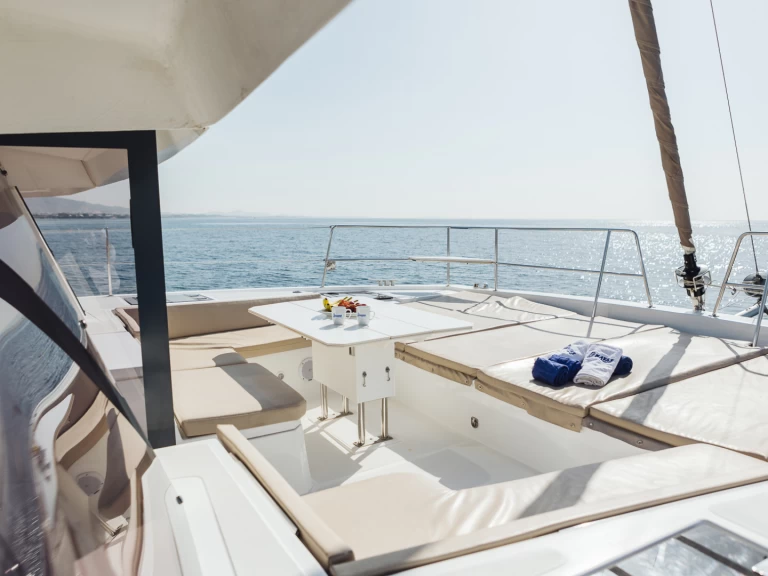 Wynajem łodzi Alimos tanio Bali 4.8