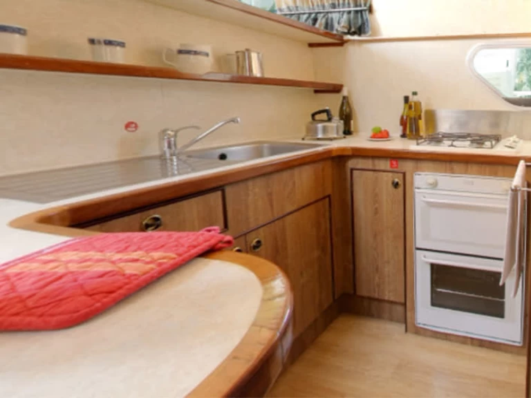 Le Boat Royal Classique między profesjonalistami a osobami prywatnymi w Castelnaudary