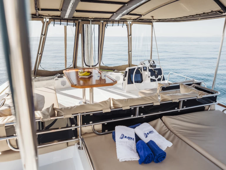 Wynajmij Katamaran z lub bez skippera Bali w Alimos