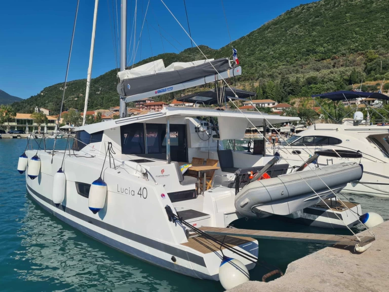 Wynajem w Ligia- Fountaine Pajot Lucia 40 na SamBoat