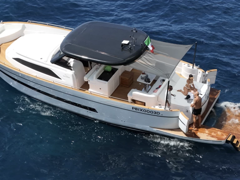 Wynajem Motorówka Apreamare z patentem 