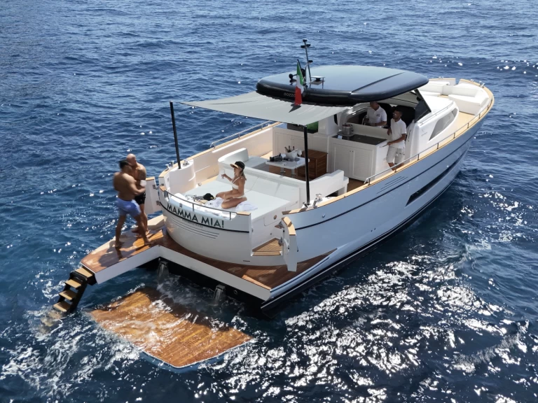 Motorówka do wynajmu w Neapol w najlepszej cenie