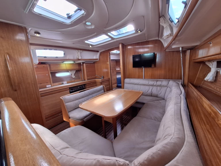 Wynajem łodzi Bavaria Bavaria 39 Cruiser w Hjellestad na SamBoat 