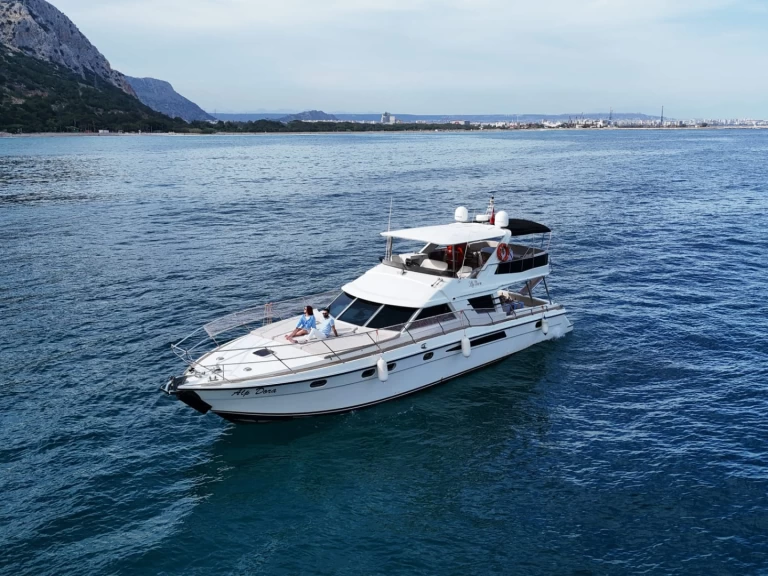 Fairline Targa 64 między profesjonalistami a osobami prywatnymi w Antalya (City)