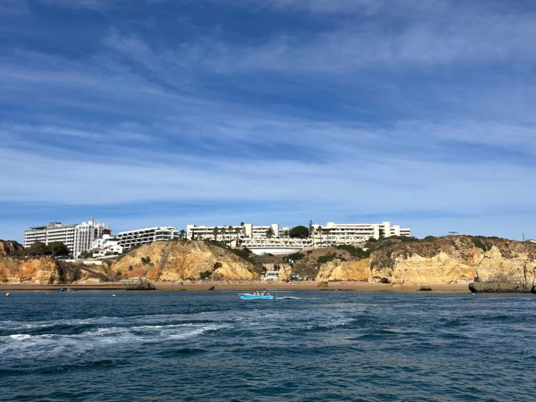 Wynajmij Cranchi Mediterranee 47 w Marina de Lagos