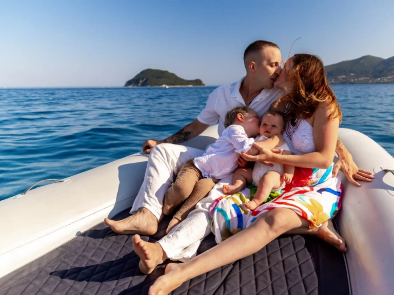 Wynajem Łódż półsztywna w Zakynthos - Bsc BSC 61