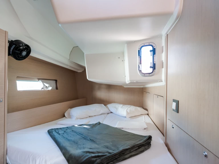 Wynajem łodzi Olbia tanio Oceanis 40.1