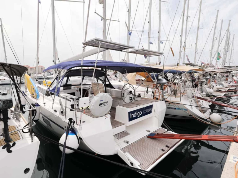 Bavaria Bavaria C45 Holiday między profesjonalistami a osobami prywatnymi w Murter-Kornati