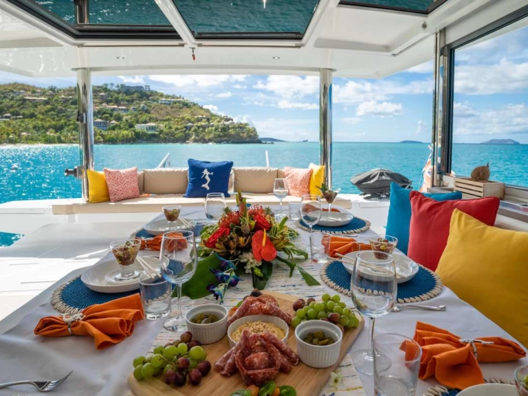 Wynajmij Luksusowy jacht z lub bez skippera Bali w Brytyjskie Wyspy Dziewicze