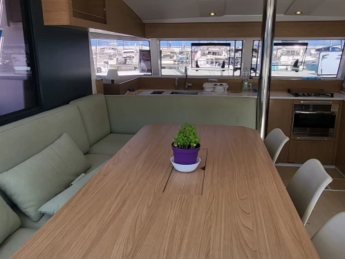 Wynajem łodzi Procida tanio Bali Catsmart