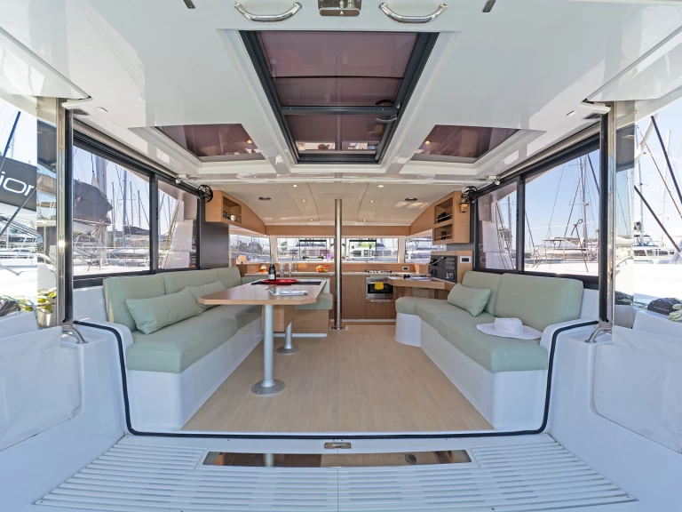 Katamaran do wynajmu w Deme of Volos w najlepszej cenie