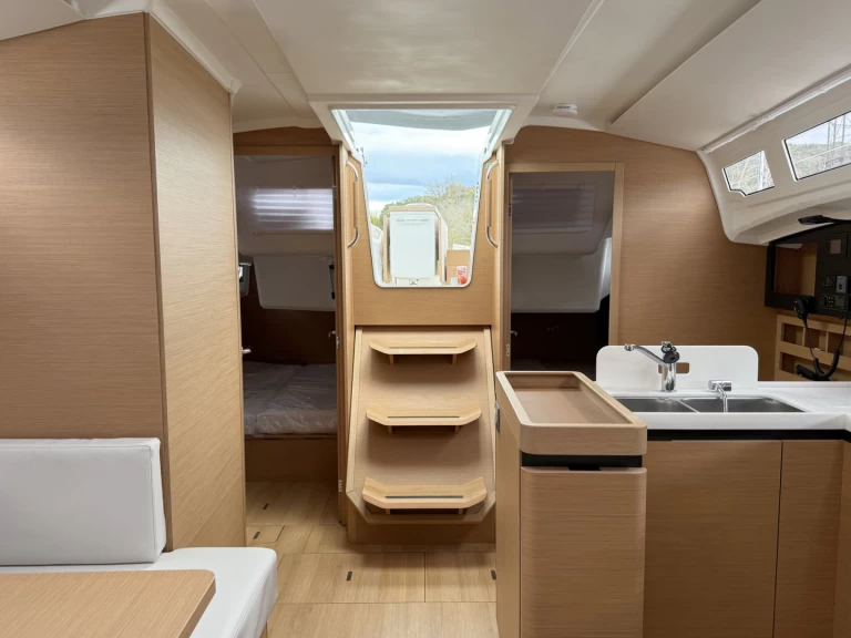 Wynajmij Żaglowiec z lub bez skippera Jeanneau w Rogoznica