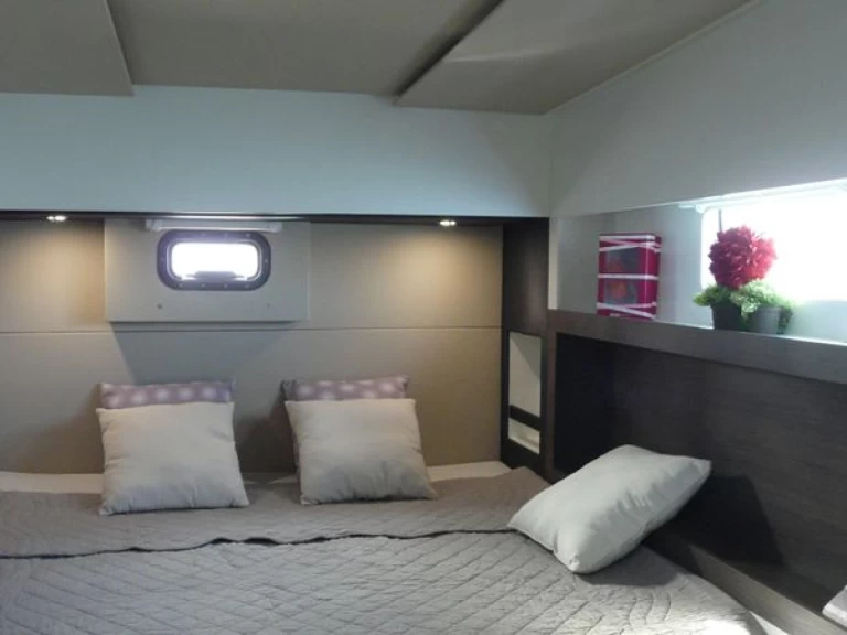 Nautitech Nautitech 40 między profesjonalistami a osobami prywatnymi w Anse Marcel