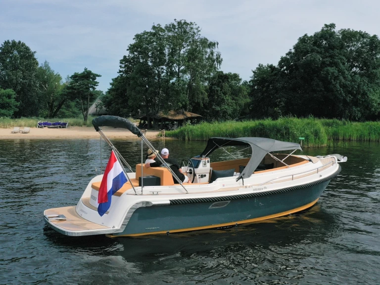 Motorówka do wynajmu w Port de Pollenca w najlepszej cenie