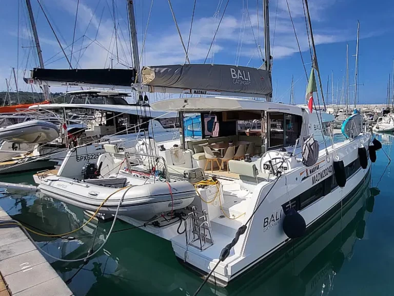 Katamaran do wynajmu w Procida w najlepszej cenie