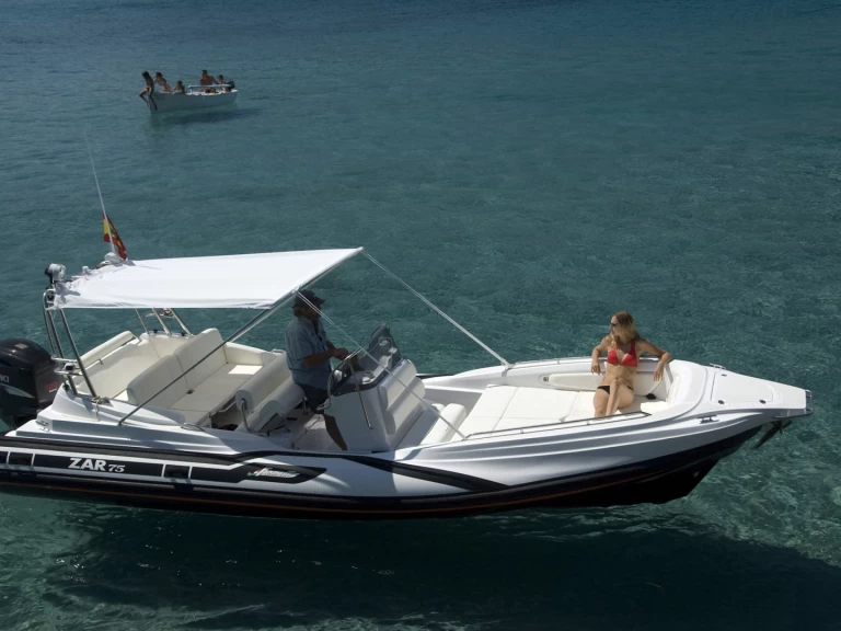 Zar 75 Suite między profesjonalistami a osobami prywatnymi w Port de Pollenca