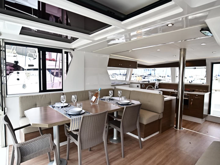 Wynajem Katamaran Bali z patentem 