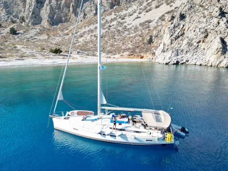 Wynajem Żaglowiec Jeanneau z patentem 