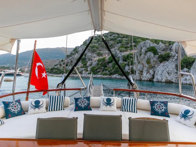 Custom Made Santa Maria* między profesjonalistami a osobami prywatnymi w Marmaris