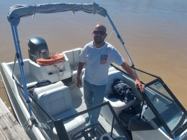 Motorówka do wynajmu w Bordeaux w najlepszej cenie