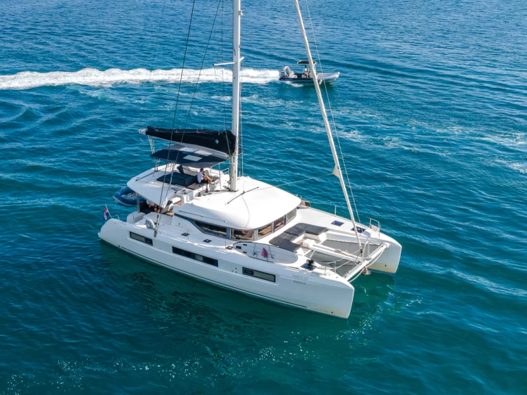 Lagoon Lagoon 50 między profesjonalistami a osobami prywatnymi w Kaštela