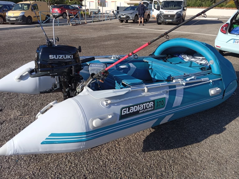 Gladiator C370al między profesjonalistami a osobami prywatnymi w Francja