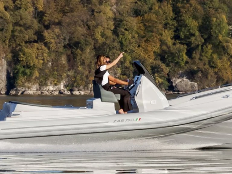 Wynajem Łódż półsztywna Zar z patentem 