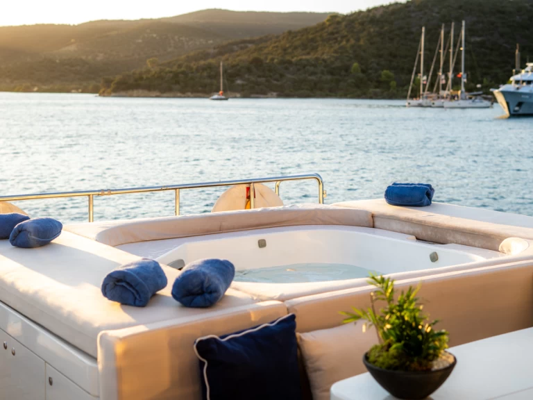 Wynajem w Flisvos Marina- ISA, RODRIGUEZ GROUP ITALY 133 na SamBoat