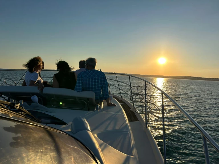 Wynajmij Cranchi Mediterranee 47 w Marina de Lagos