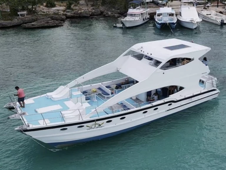 Wynajem Katamaran Custom Made z patentem 