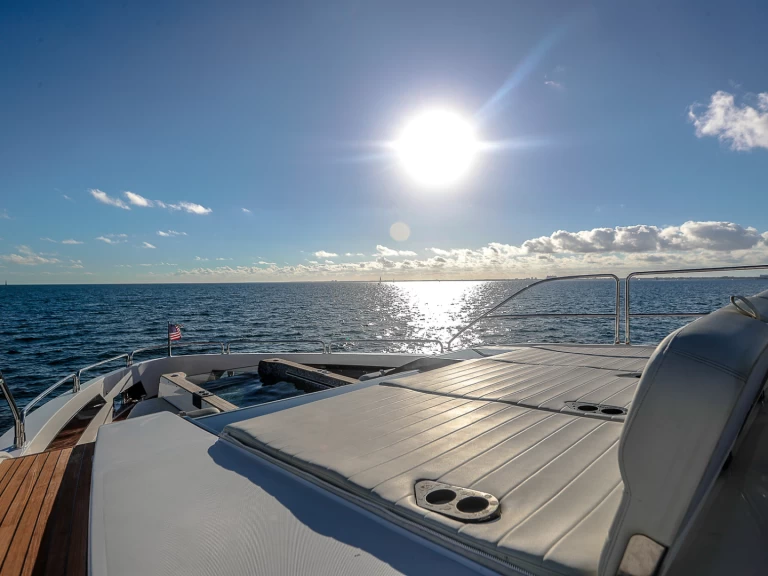 Sirena Sirena 88 między profesjonalistami a osobami prywatnymi w Miami Beach