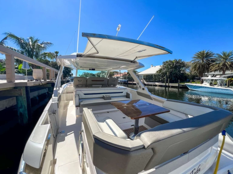 Wynajmij Luksusowy jacht z lub bez skippera Tiara w Palm Beach