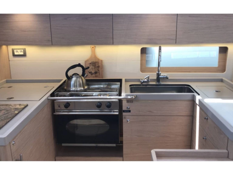 Bénéteau Oceanis 51.1 między profesjonalistami a osobami prywatnymi w Lefkáda