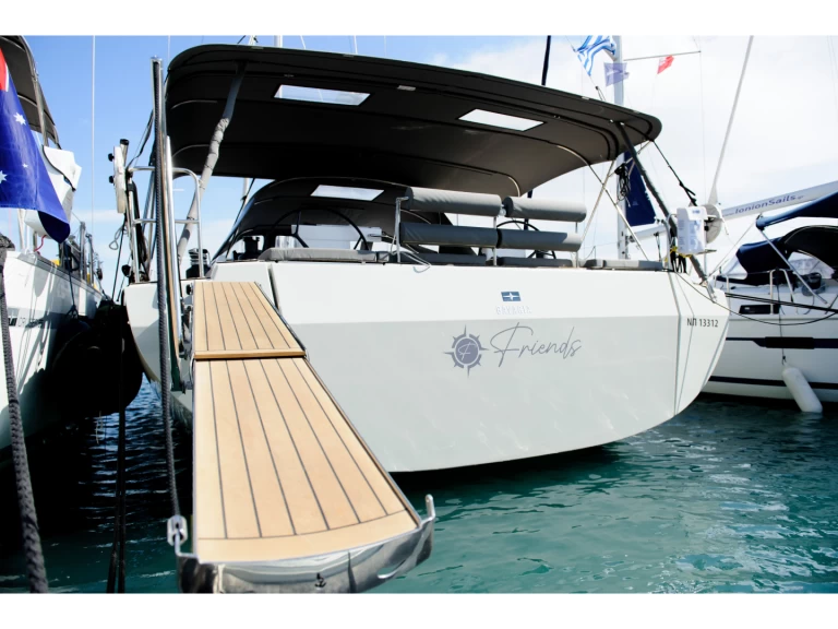 Wynajmij Bavaria Bavaria C57 w Nea Peramos