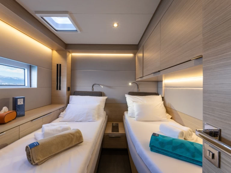 Lagoon Lagoon 55 (2026) między profesjonalistami a osobami prywatnymi w Split