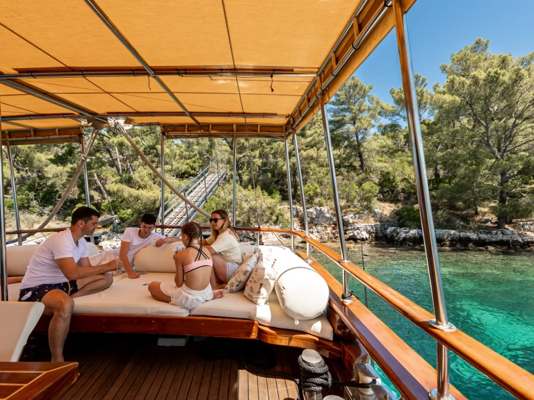 Wynajmij Żaglowiec z lub bez skippera  w Split