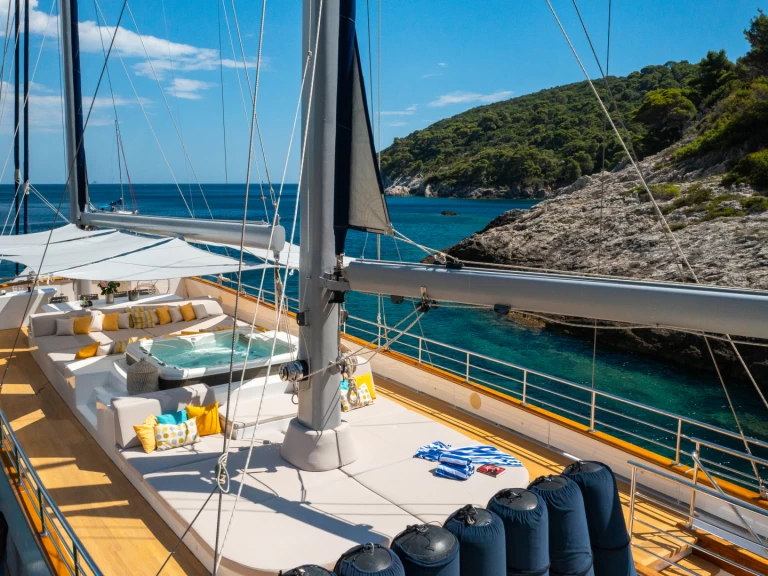 Wynajmij  Luxury Sailing Yacht Dalmatino w Split