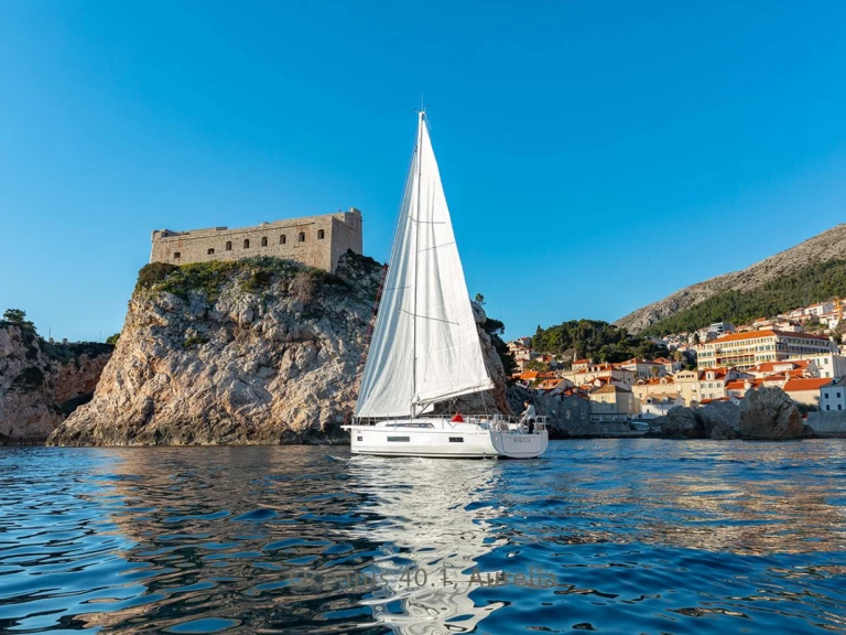 Wynajem Żaglowiec Bénéteau z patentem 