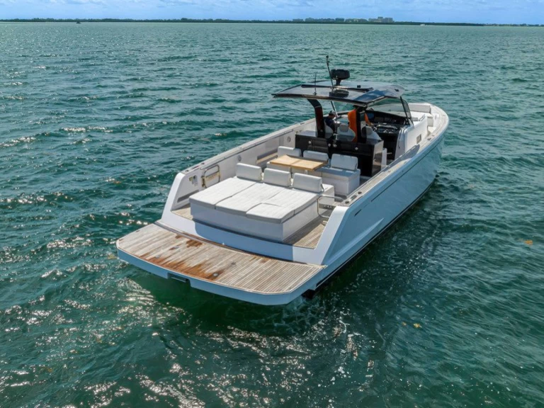 Wynajmij Pardo Yachts Pardo 43 w Miami Beach