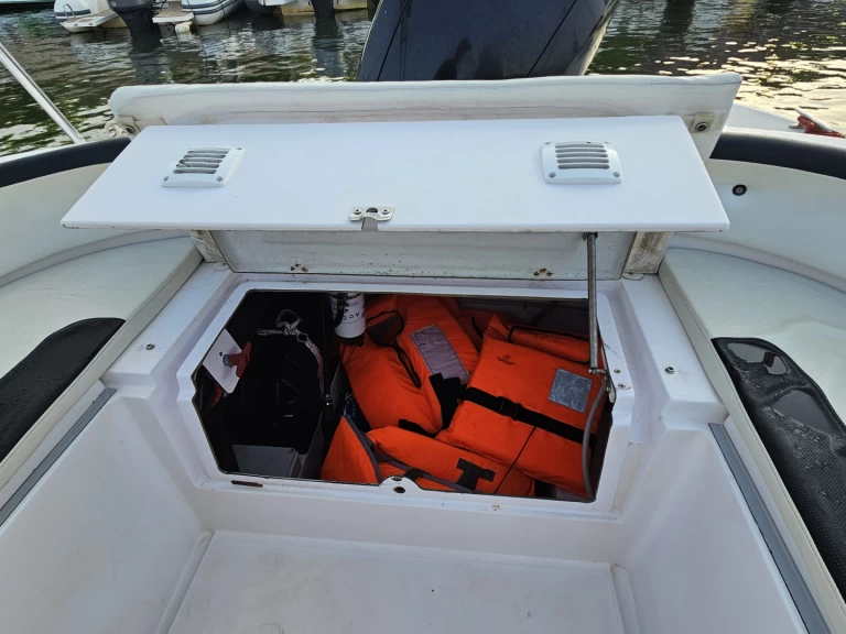 Wynajem łodzi Sanary-sur-Mer tanio Selva 640