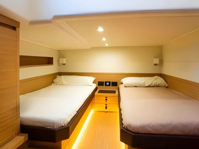 Pardo Yachts Pardo 50 między profesjonalistami a osobami prywatnymi w Ibiza Town