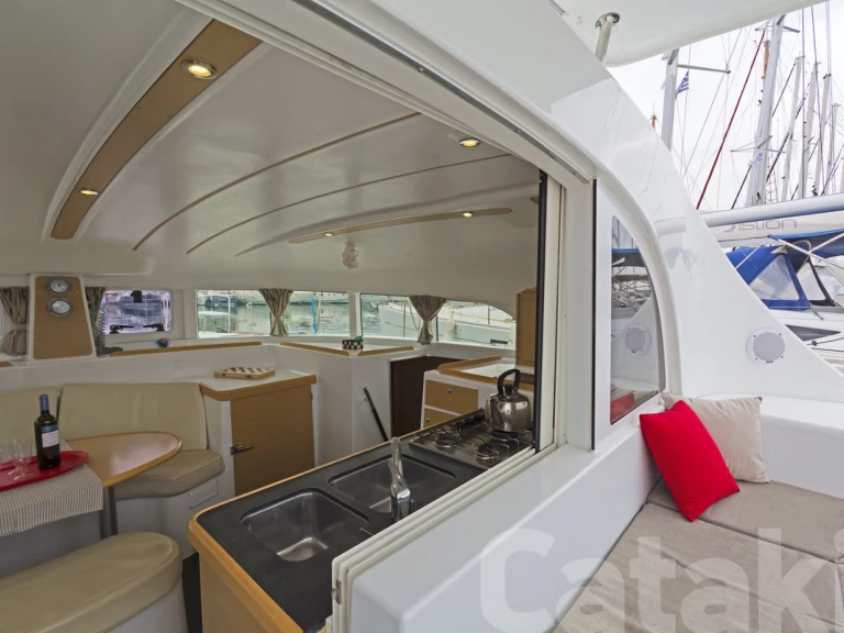 Wynajem łodzi Lavrio tanio Lagoon 380 S2